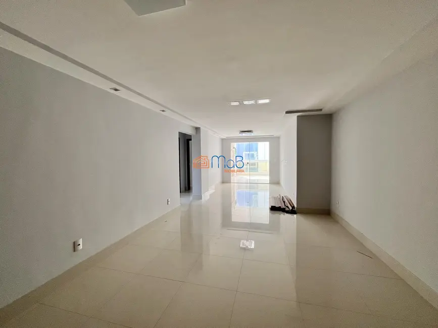 Foto 1 de Apartamento com 3 quartos à venda, 138m2 em Praia do Pecado, Macae - RJ