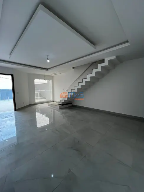 Casa com 3 quartos à venda, 207m2 em Lagoa, Macae - RJ - imagem 4 Foto 4 de Casa com 3 quartos à venda, 207m2 em Lagoa, Macae - RJ