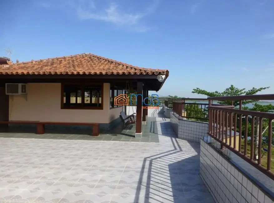 Cobertura com 4 quartos à venda, 220m2 em Praia do Pecado, Macae - RJ - imagem 4 Foto 4 de Cobertura com 4 quartos à venda, 220m2 em Praia do Pecado, Macae - RJ