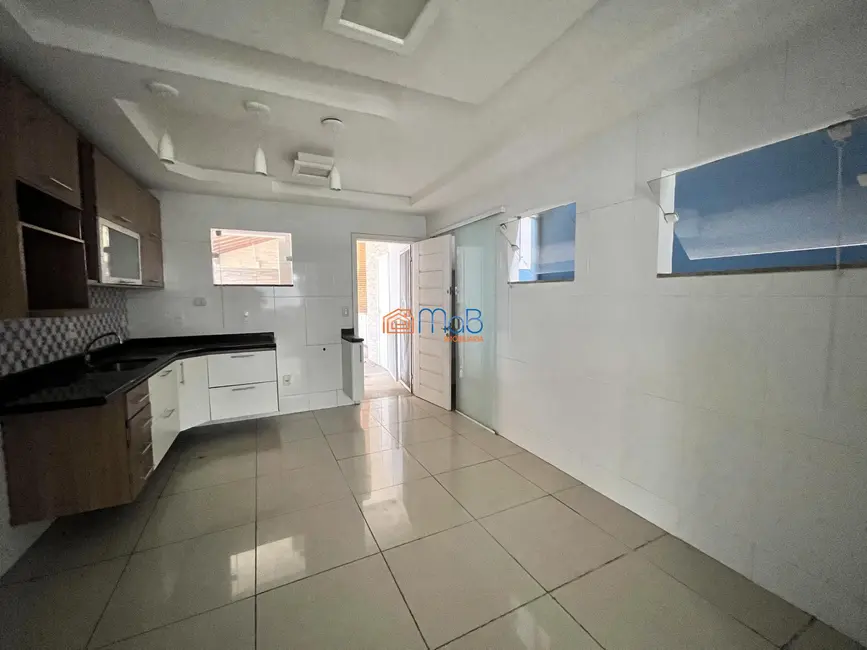 Casa com 3 quartos à venda, 206m2 em Jardim Vitória, Macae - RJ - imagem 5 Foto 5 de Casa com 3 quartos à venda, 206m2 em Jardim Vitória, Macae - RJ