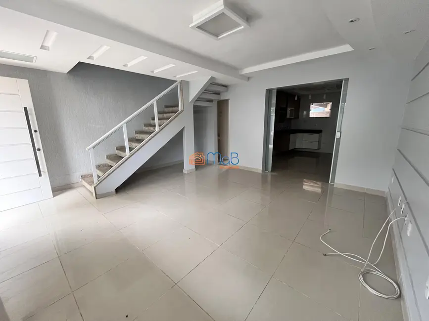 Casa com 3 quartos à venda, 206m2 em Jardim Vitória, Macae - RJ - imagem 3 Foto 3 de Casa com 3 quartos à venda, 206m2 em Jardim Vitória, Macae - RJ