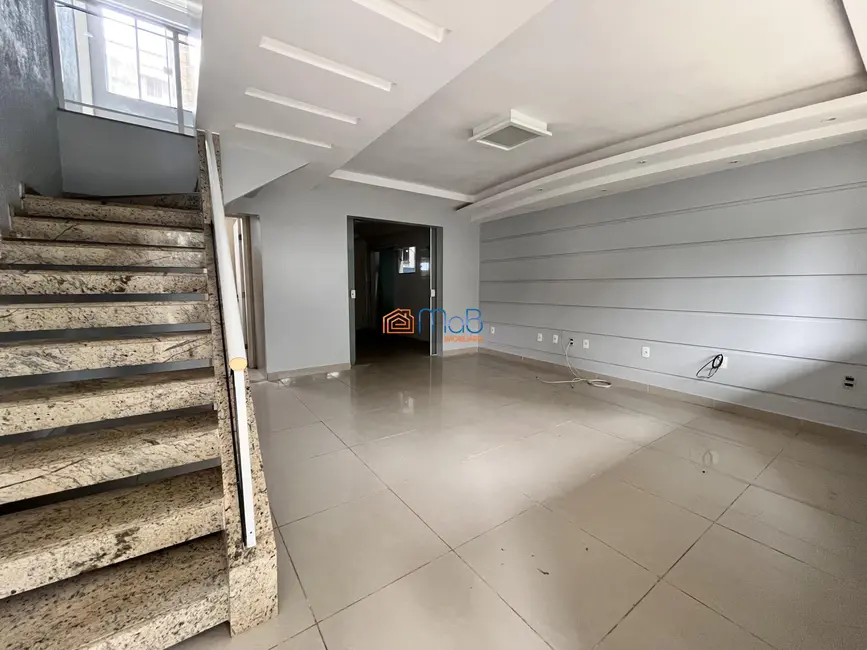 Foto 2 de Casa com 3 quartos à venda, 206m2 em Jardim Vitória, Macae - RJ