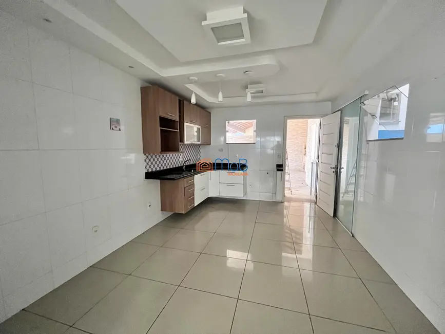 Casa com 3 quartos à venda, 206m2 em Jardim Vitória, Macae - RJ - imagem 4 Foto 4 de Casa com 3 quartos à venda, 206m2 em Jardim Vitória, Macae - RJ