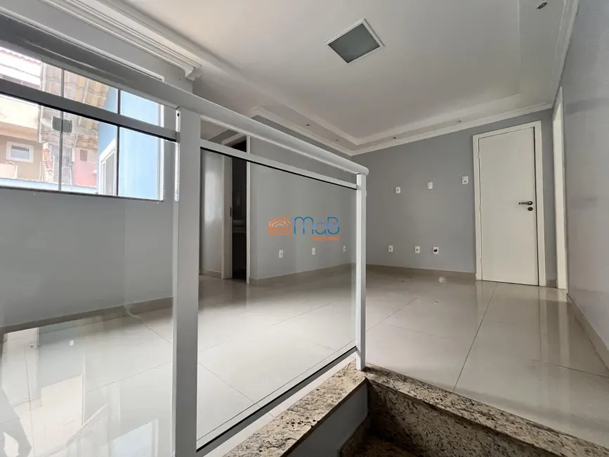 Casa com 3 quartos à venda, 206m2 em Jardim Vitória, Macae - RJ - imagem 9 Foto 9 de Casa com 3 quartos à venda, 206m2 em Jardim Vitória, Macae - RJ
