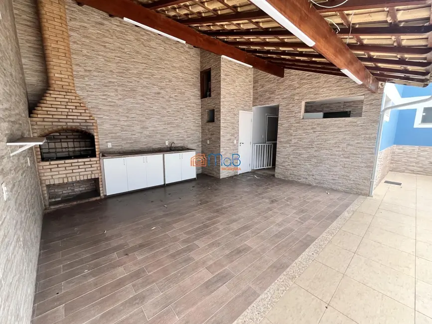 Foto 1 de Casa com 3 quartos à venda, 206m2 em Jardim Vitória, Macae - RJ