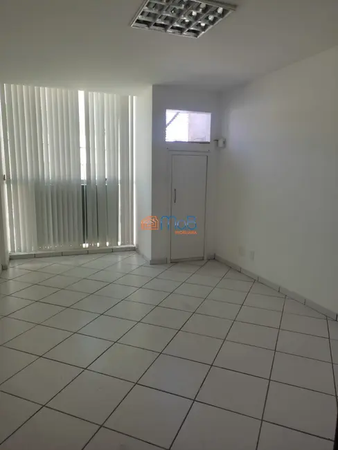 Sala Comercial com 2 quartos para alugar, 32m2 em Imbetiba, Macae - RJ - imagem 2 Foto 2 de Sala Comercial com 2 quartos para alugar, 32m2 em Imbetiba, Macae - RJ