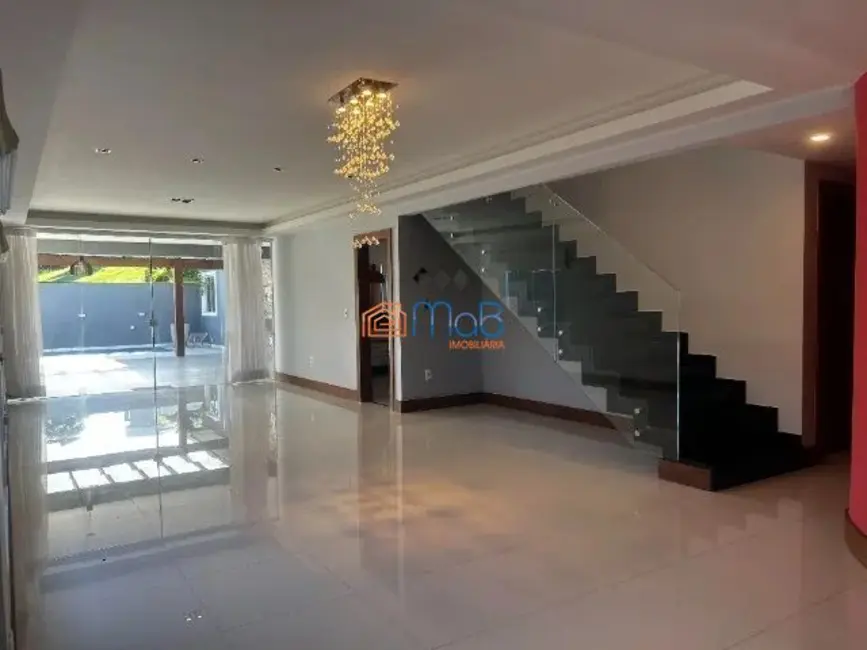 Casa de Condomínio com 6 quartos à venda, 290m2 em Lagoa, Macae - RJ - imagem 3 Foto 3 de Casa de Condomínio com 6 quartos à venda, 290m2 em Lagoa, Macae - RJ