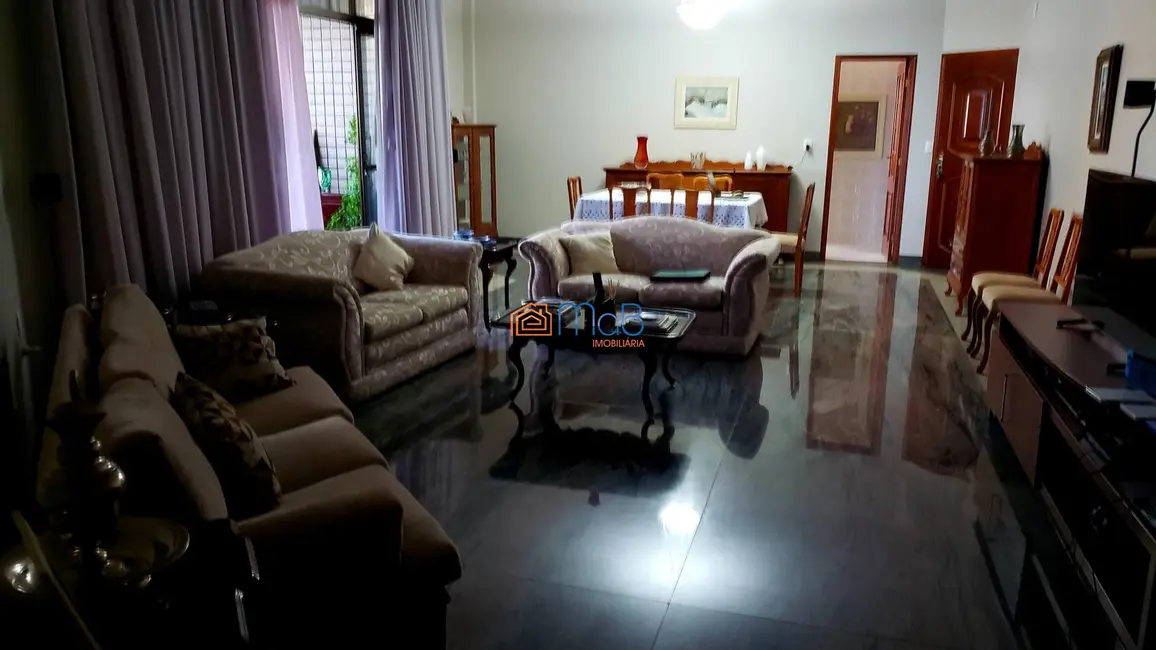 Apartamento com 3 quartos à venda, 240m2 em Imbetiba, Macae - RJ - imagem 4 Foto 4 de Apartamento com 3 quartos à venda, 240m2 em Imbetiba, Macae - RJ