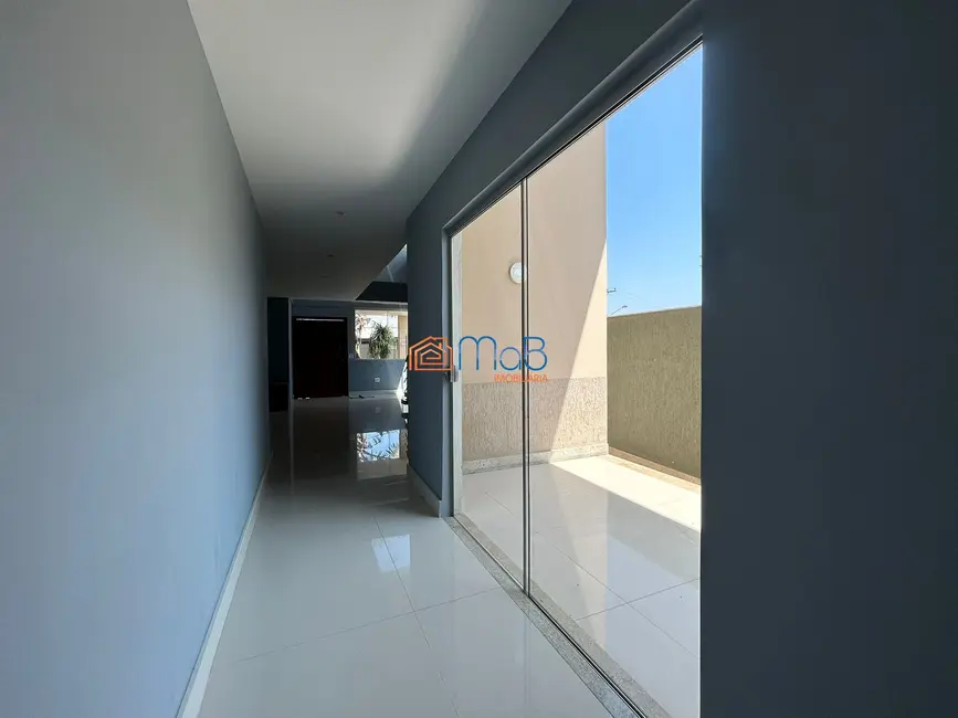 Casa de Condomínio com 4 quartos à venda, 440m2 em Lagoa, Macae - RJ - imagem 4 Foto 4 de Casa de Condomínio com 4 quartos à venda, 440m2 em Lagoa, Macae - RJ