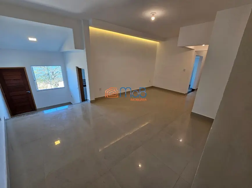 Foto 1 de Casa com 3 quartos à venda, 150m2 em Imbetiba, Macae - RJ