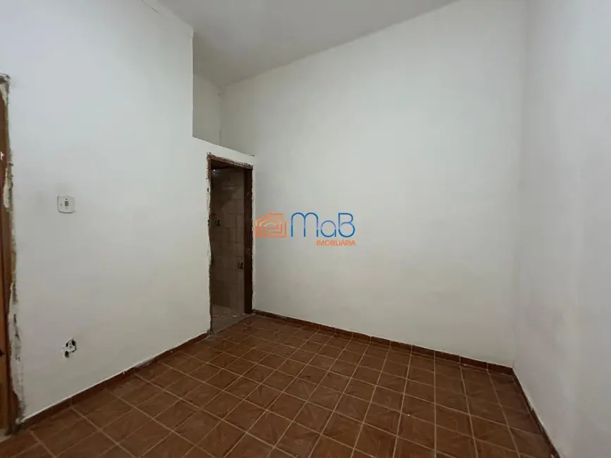 Loja com 3 quartos à venda, 83m2 em Centro, Macae - RJ - imagem 6 Foto 6 de Loja com 3 quartos à venda, 83m2 em Centro, Macae - RJ