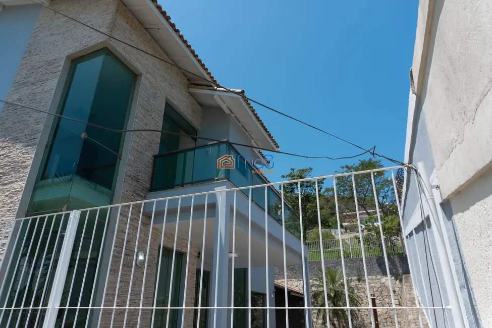 Casa de Condomínio com 5 quartos para alugar, 350m2 em Lagoa, Macae - RJ - imagem 3 Foto 3 de Casa de Condomínio com 5 quartos para alugar, 350m2 em Lagoa, Macae - RJ