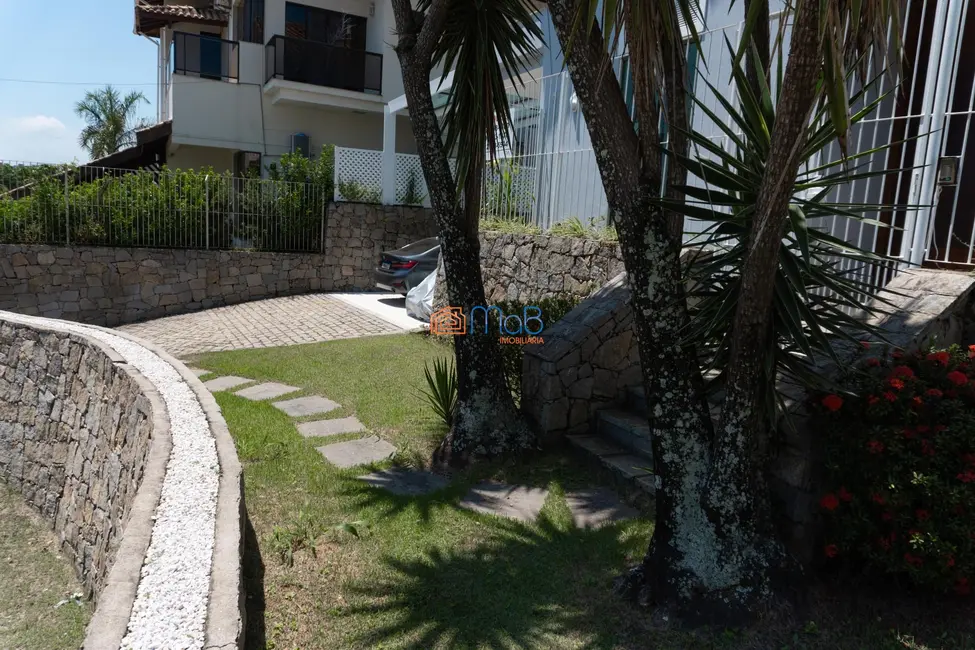 Casa de Condomínio com 5 quartos para alugar, 350m2 em Lagoa, Macae - RJ - imagem 1 Foto 1 de Casa de Condomínio com 5 quartos para alugar, 350m2 em Lagoa, Macae - RJ