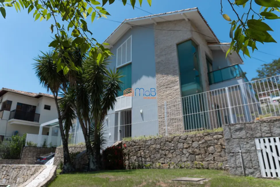 Casa de Condomínio com 5 quartos para alugar, 350m2 em Lagoa, Macae - RJ - imagem 4 Foto 4 de Casa de Condomínio com 5 quartos para alugar, 350m2 em Lagoa, Macae - RJ