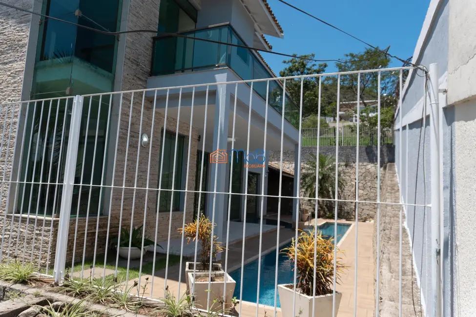 Casa de Condomínio com 5 quartos para alugar, 350m2 em Lagoa, Macae - RJ - imagem 2 Foto 2 de Casa de Condomínio com 5 quartos para alugar, 350m2 em Lagoa, Macae - RJ