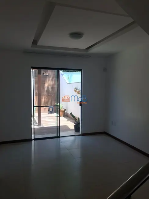 Casa de Condomínio com 3 quartos à venda, 120m2 em Granja dos Cavaleiros, Macae - RJ - imagem 4 Foto 4 de Casa de Condomínio com 3 quartos à venda, 120m2 em Granja dos Cavaleiros, Macae - RJ