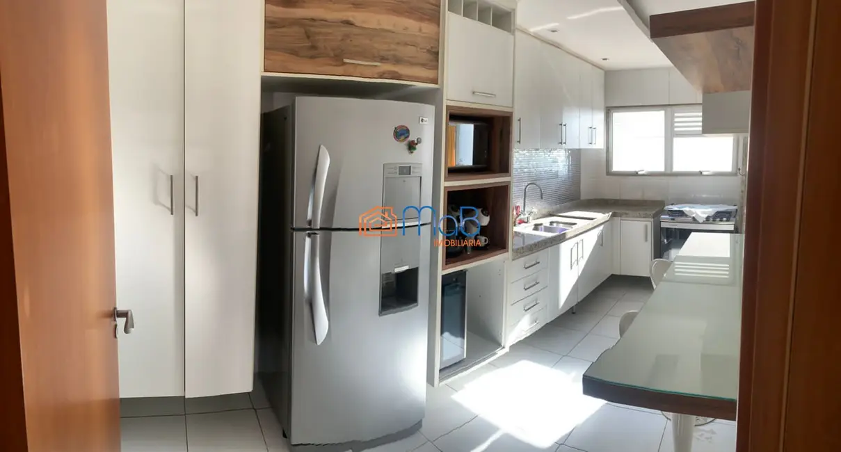 Cobertura com 3 quartos para alugar, 215m2 em Novo Cavaleiro, Macae - RJ - imagem 9 Foto 9 de Cobertura com 3 quartos para alugar, 215m2 em Novo Cavaleiro, Macae - RJ