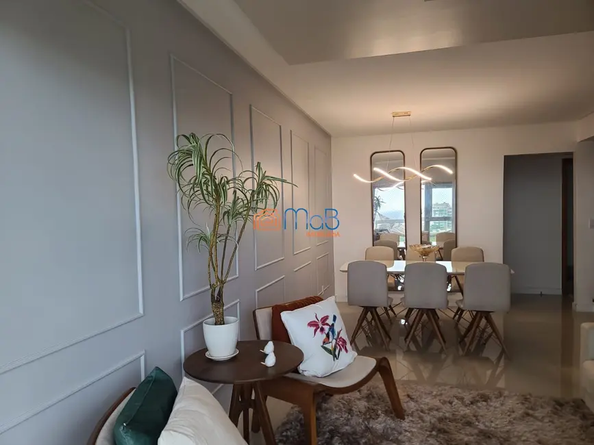 Cobertura com 3 quartos para alugar, 215m2 em Novo Cavaleiro, Macae - RJ - imagem 5 Foto 5 de Cobertura com 3 quartos para alugar, 215m2 em Novo Cavaleiro, Macae - RJ