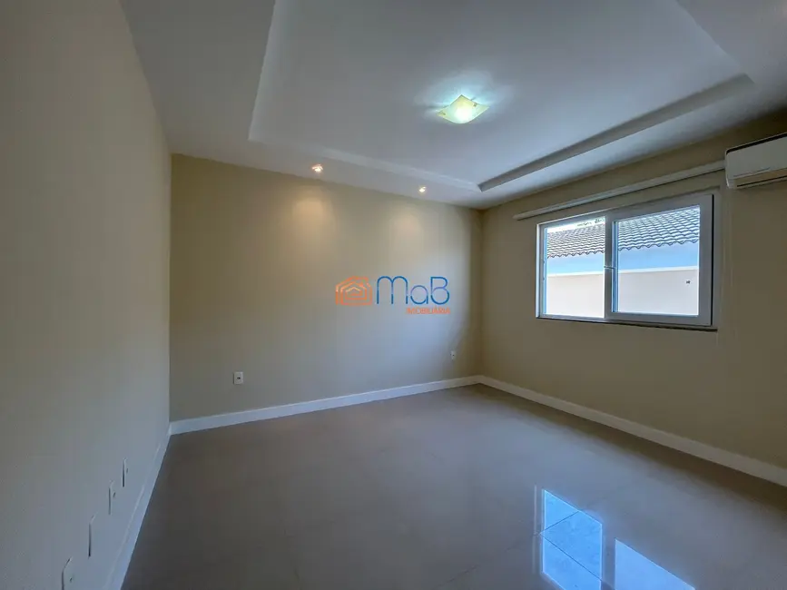 Casa de Condomínio com 3 quartos para alugar, 230m2 em Lagoa, Macae - RJ - imagem 9 Foto 9 de Casa de Condomínio com 3 quartos para alugar, 230m2 em Lagoa, Macae - RJ