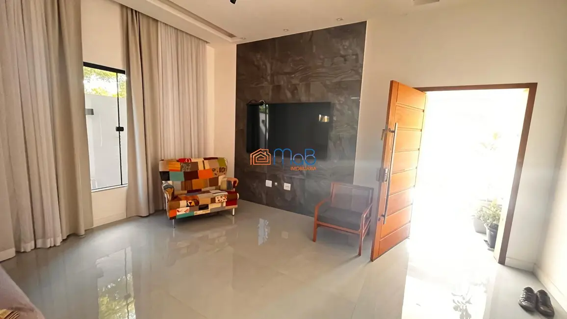 Casa de Condomínio com 4 quartos à venda, 240m2 em Lagoa, Macae - RJ - imagem 2 Foto 2 de Casa de Condomínio com 4 quartos à venda, 240m2 em Lagoa, Macae - RJ