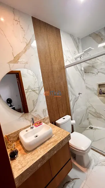 Casa de Condomínio com 4 quartos à venda, 240m2 em Lagoa, Macae - RJ - imagem 9 Foto 9 de Casa de Condomínio com 4 quartos à venda, 240m2 em Lagoa, Macae - RJ