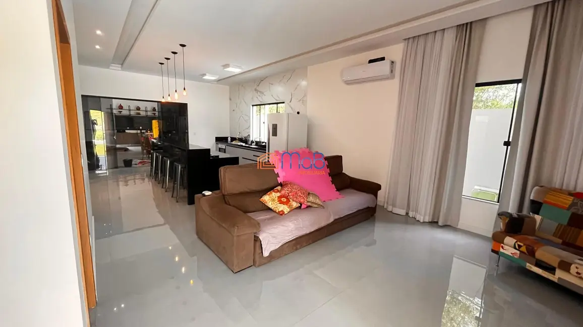 Casa de Condomínio com 4 quartos à venda, 240m2 em Lagoa, Macae - RJ - imagem 3 Foto 3 de Casa de Condomínio com 4 quartos à venda, 240m2 em Lagoa, Macae - RJ