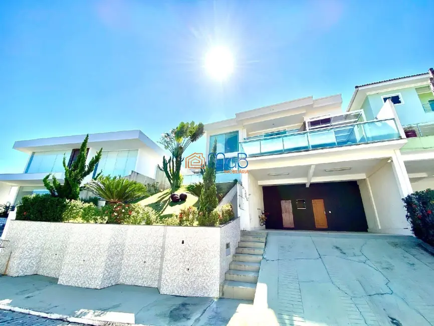Foto 1 de Casa de Condomínio com 3 quartos à venda, 340m2 em Lagoa, Macae - RJ