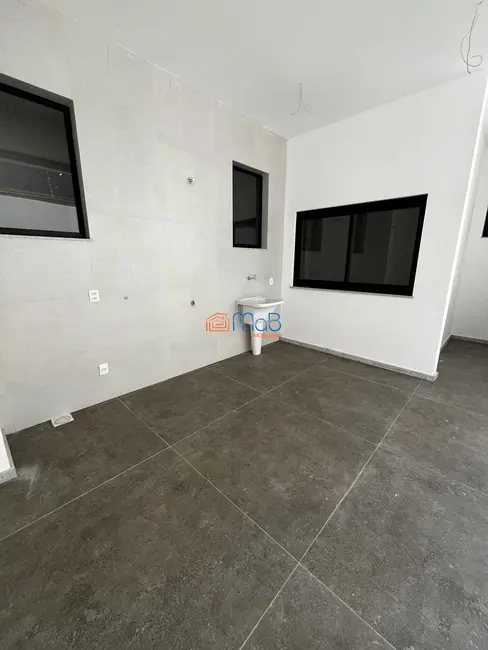 Casa com 4 quartos à venda, 431m2 em Lagoa, Macae - RJ - imagem 5 Foto 5 de Casa com 4 quartos à venda, 431m2 em Lagoa, Macae - RJ