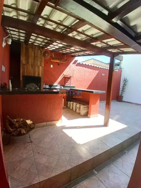 Casa com 3 quartos à venda, 252m2 em Nova Aroeiras, Macae - RJ - imagem 7 Foto 7 de Casa com 3 quartos à venda, 252m2 em Nova Aroeiras, Macae - RJ
