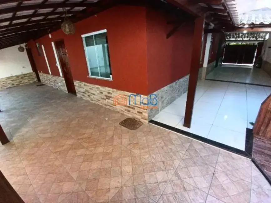 Casa com 3 quartos à venda, 252m2 em Nova Aroeiras, Macae - RJ - imagem 2 Foto 2 de Casa com 3 quartos à venda, 252m2 em Nova Aroeiras, Macae - RJ