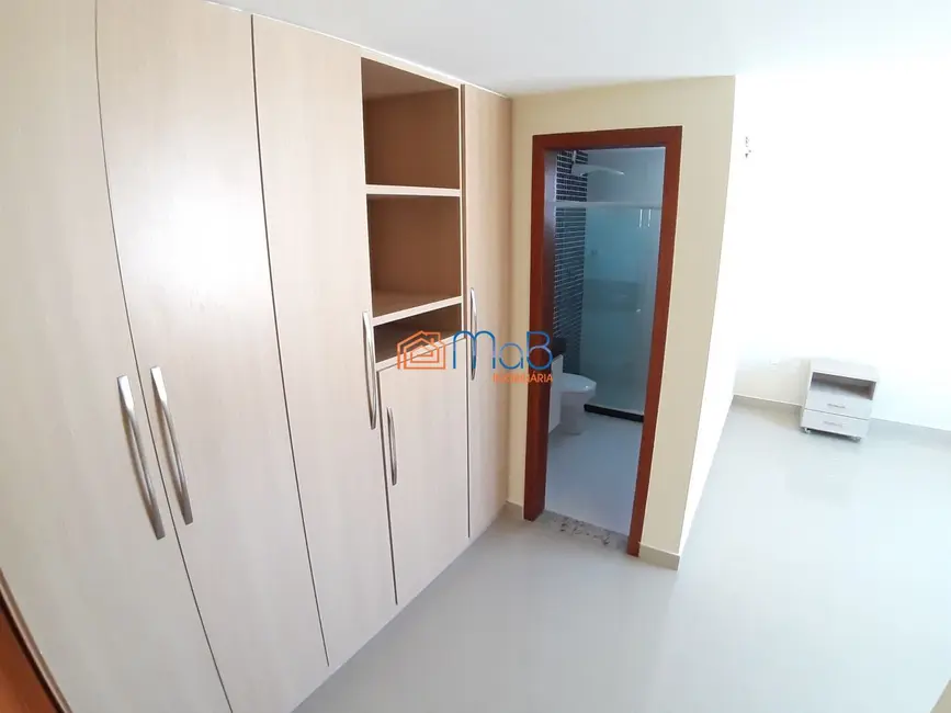 Cobertura com 4 quartos para alugar, 230m2 em Cavaleiros, Macae - RJ - imagem 4 Foto 4 de Cobertura com 4 quartos para alugar, 230m2 em Cavaleiros, Macae - RJ