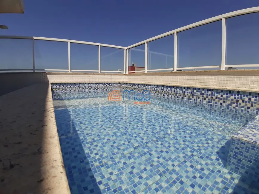 Foto 1 de Cobertura com 4 quartos para alugar, 230m2 em Cavaleiros, Macae - RJ
