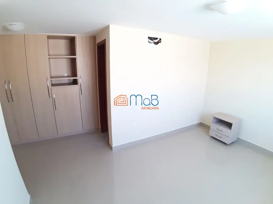 Cobertura com 4 quartos para alugar, 230m2 em Cavaleiros, Macae - RJ - imagem 5 Foto 5 de Cobertura com 4 quartos para alugar, 230m2 em Cavaleiros, Macae - RJ