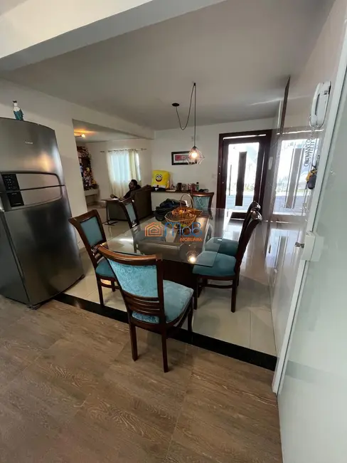 Foto 1 de Casa de Condomínio com 3 quartos à venda, 120m2 em Glória, Macae - RJ