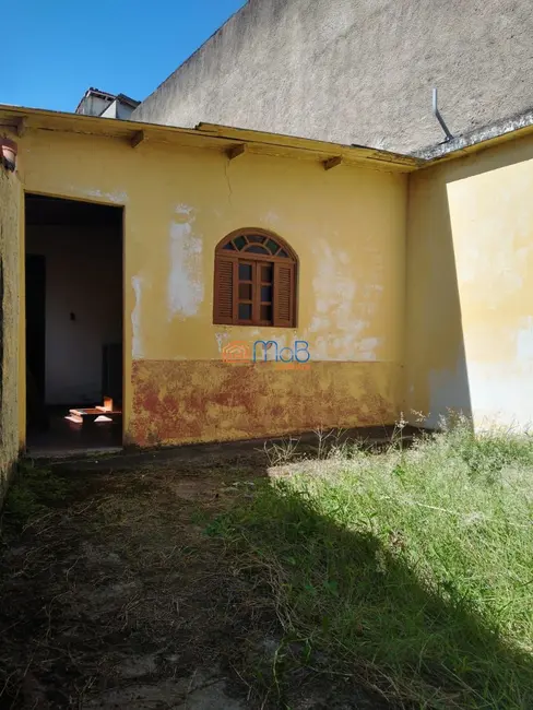 Loja com 2 quartos para alugar, 80m2 em Centro, Macae - RJ - imagem 3 Foto 3 de Loja com 2 quartos para alugar, 80m2 em Centro, Macae - RJ