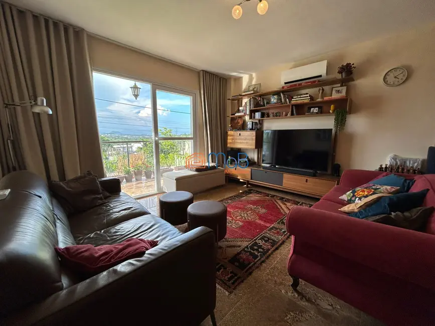 Casa de Condomínio com 4 quartos para alugar, 259m2 em Alphaville, Rio Das Ostras - RJ - imagem 3 Foto 3 de Casa de Condomínio com 4 quartos para alugar, 259m2 em Alphaville, Rio Das Ostras - RJ