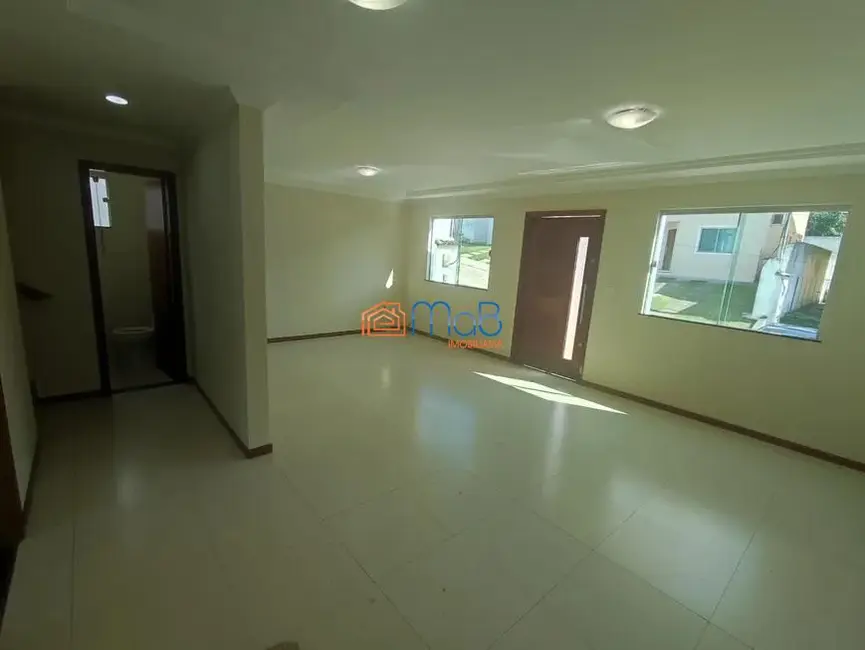 Foto 1 de Casa de Condomínio com 3 quartos à venda, 110m2 em Granja dos Cavaleiros, Macae - RJ
