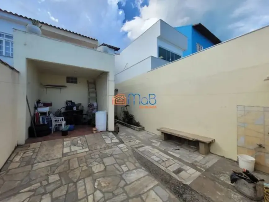 Casa com 5 quartos à venda, 300m2 em Praia Campista, Macae - RJ - imagem 4 Foto 4 de Casa com 5 quartos à venda, 300m2 em Praia Campista, Macae - RJ