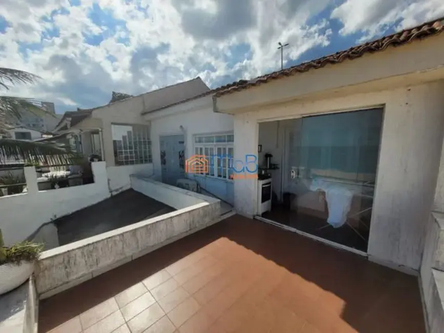 Casa com 5 quartos à venda, 300m2 em Praia Campista, Macae - RJ - imagem 6 Foto 6 de Casa com 5 quartos à venda, 300m2 em Praia Campista, Macae - RJ