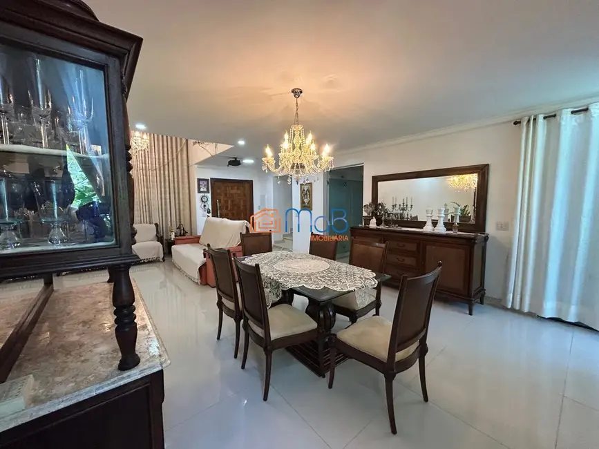 Apartamento com 4 quartos à venda, 360m2 em Granja dos Cavaleiros, Macae - RJ - imagem 5 Foto 5 de Apartamento com 4 quartos à venda, 360m2 em Granja dos Cavaleiros, Macae - RJ