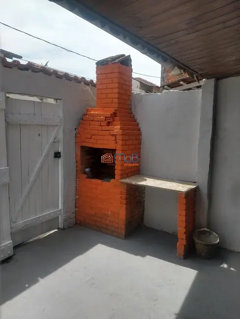 Casa com 2 quartos para alugar, 70m2 em Riviera Fluminense, Macae - RJ - imagem 3 Foto 3 de Casa com 2 quartos para alugar, 70m2 em Riviera Fluminense, Macae - RJ