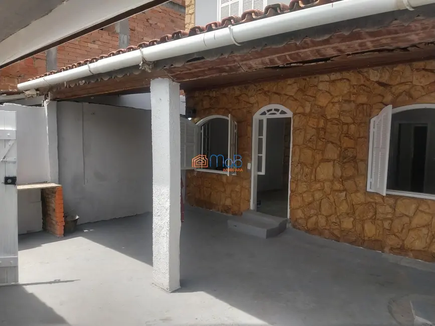 Foto 1 de Casa com 2 quartos para alugar, 70m2 em Riviera Fluminense, Macae - RJ