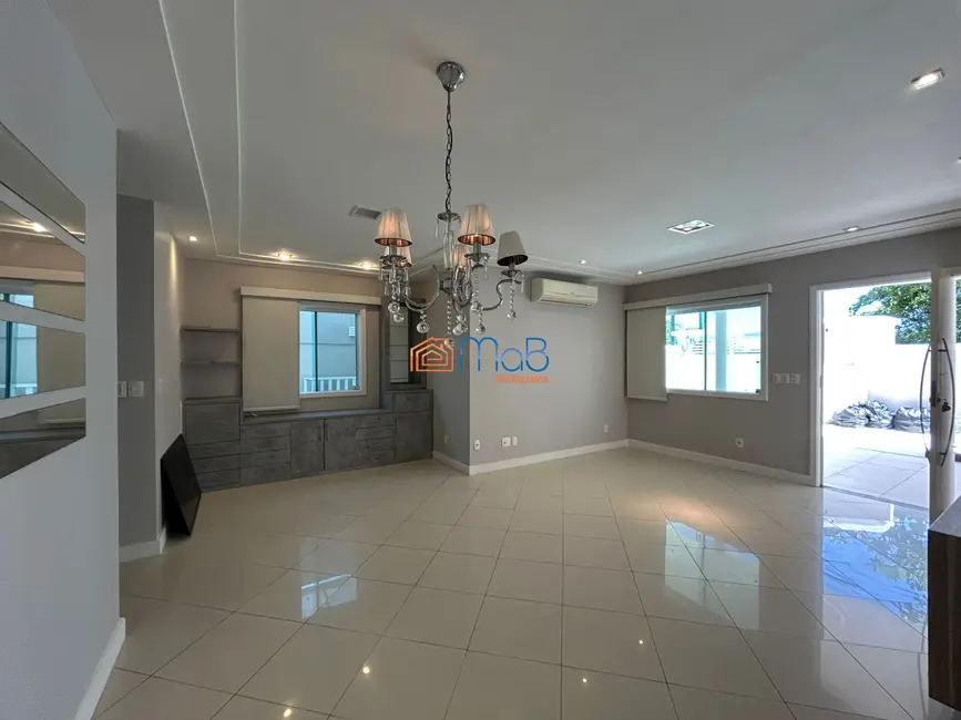 Casa com 3 quartos à venda, 194m2 em Lagoa, Macae - RJ - imagem 7 Foto 7 de Casa com 3 quartos à venda, 194m2 em Lagoa, Macae - RJ