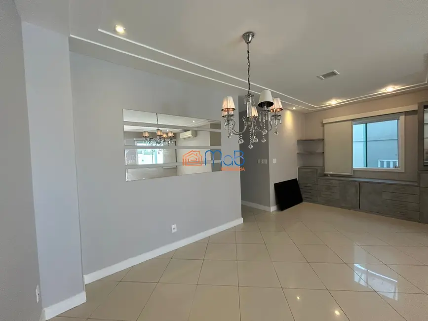 Casa com 3 quartos à venda, 194m2 em Lagoa, Macae - RJ - imagem 6 Foto 6 de Casa com 3 quartos à venda, 194m2 em Lagoa, Macae - RJ