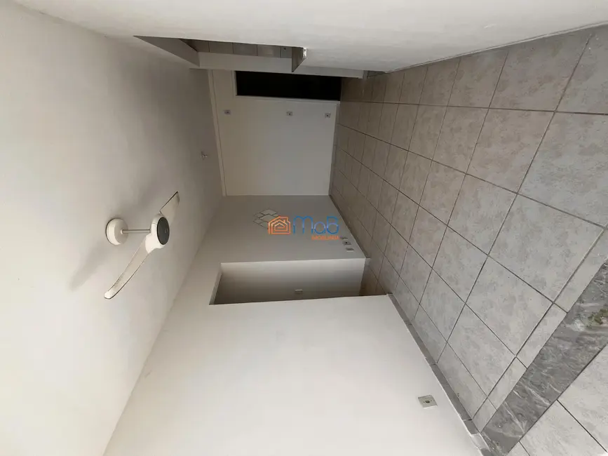 Apartamento com 3 quartos para alugar, 65m2 em Granja dos Cavaleiros, Macae - RJ - imagem 7 Foto 7 de Apartamento com 3 quartos para alugar, 65m2 em Granja dos Cavaleiros, Macae - RJ