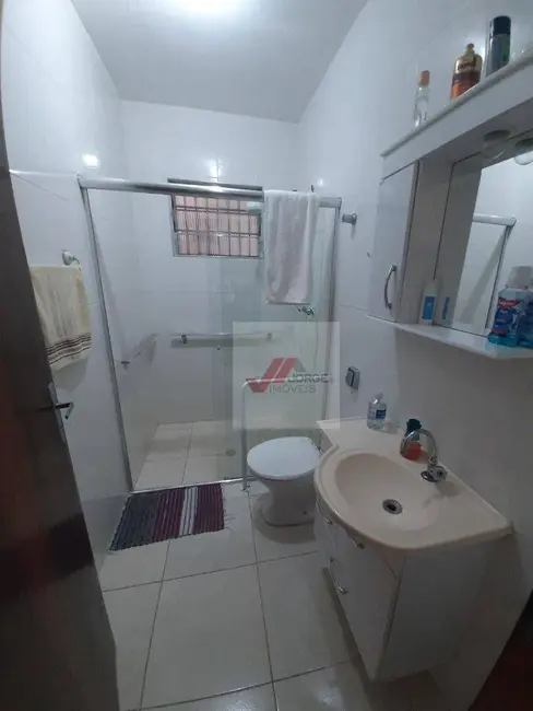 Foto 6 de Casa com 2 quartos à venda, 250m2 em Jardim das Laranjeiras, Braganca Paulista - SP