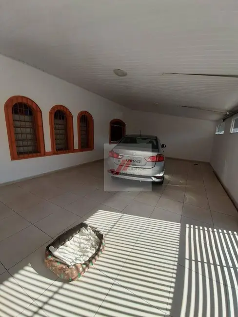 Foto 2 de Casa com 2 quartos à venda, 250m2 em Jardim das Laranjeiras, Braganca Paulista - SP