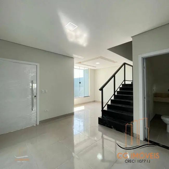 Foto 2 de Sobrado com 2 quartos à venda, 130m2 em Coronel Antonino, Campo Grande - MS
