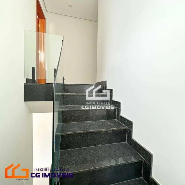 Sobrado com 3 quartos à venda, 198m2 em Jardim Montevidéu, Campo Grande - MS - imagem 4 Foto 4 de Sobrado com 3 quartos à venda, 198m2 em Jardim Montevidéu, Campo Grande - MS