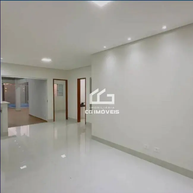 Casa com 2 quartos à venda, 225m2 em Parque Residencial Rita Vieira, Campo Grande - MS - imagem 3 Foto 3 de Casa com 2 quartos à venda, 225m2 em Parque Residencial Rita Vieira, Campo Grande - MS